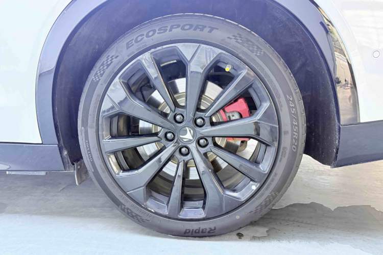 Used ARCFOX Alpha S 2022 HI Version Advanced Edition Left Front Wheel Hub
