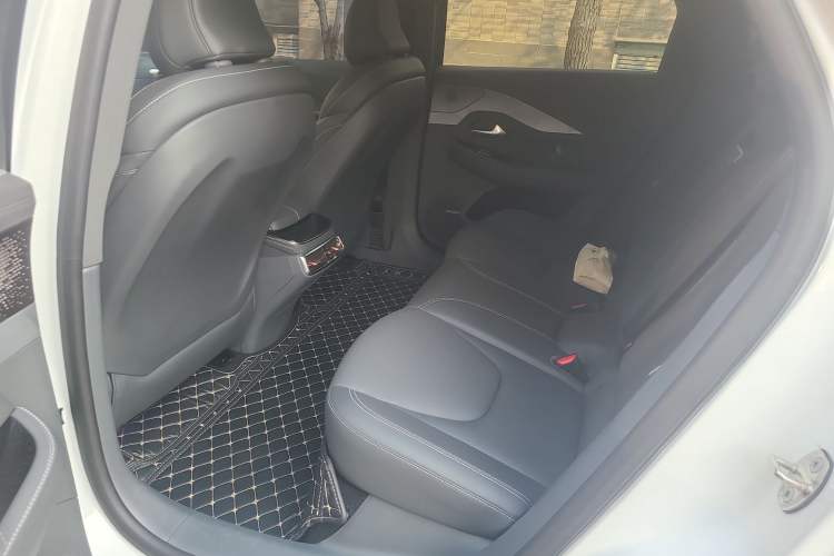 Used ARCFOX Alpha S 2022 525S 160kW Left Rear Seat