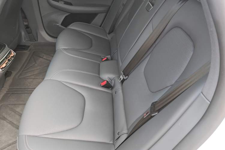 Used ARCFOX Alpha S 2022 525S 160kW Left Rear Seat