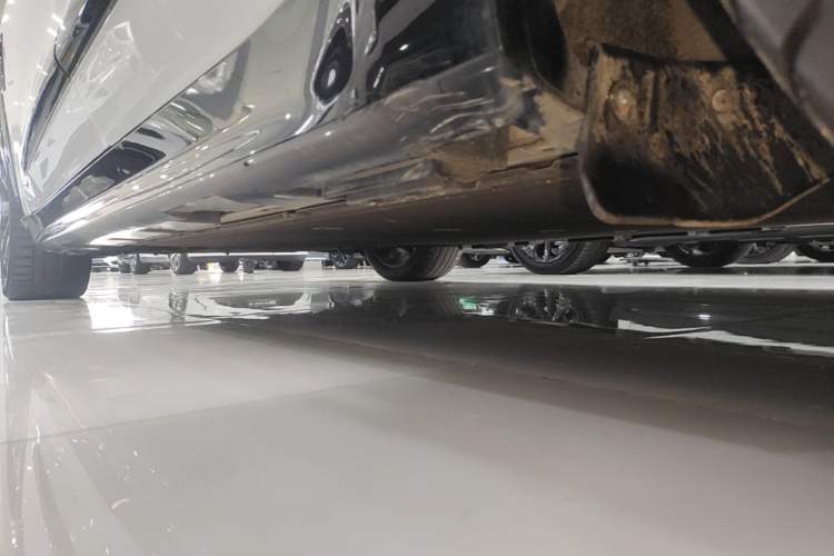 Used ARCFOX Alpha S 2022 HI Version Advanced Edition Left Side Sill