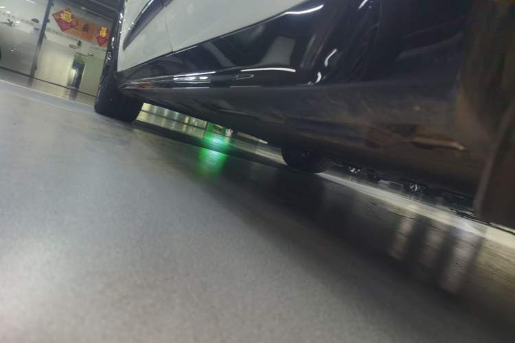 Used ARCFOX Alpha S 2022 HI Version Advanced Edition Left Side Sill