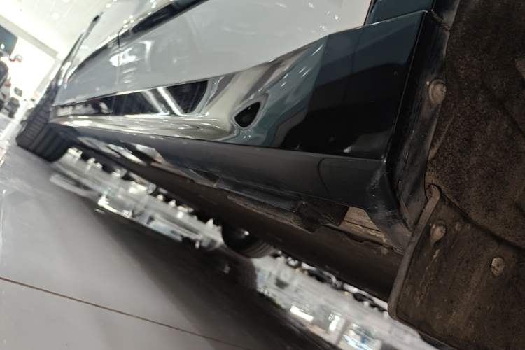 Used ARCFOX Alpha S 2022 HI Version Advanced Edition Left Side Sill