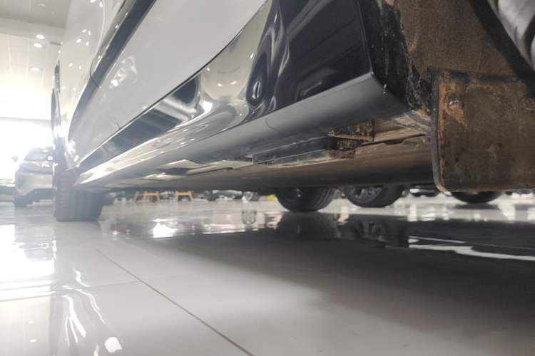 Used ARCFOX Alpha S 2022 HI Version Advanced Edition Left Side Sill
