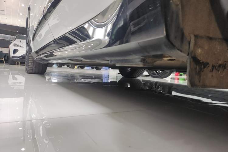 Used ARCFOX Alpha S 2022 HI Version Advanced Edition Left Side Sill