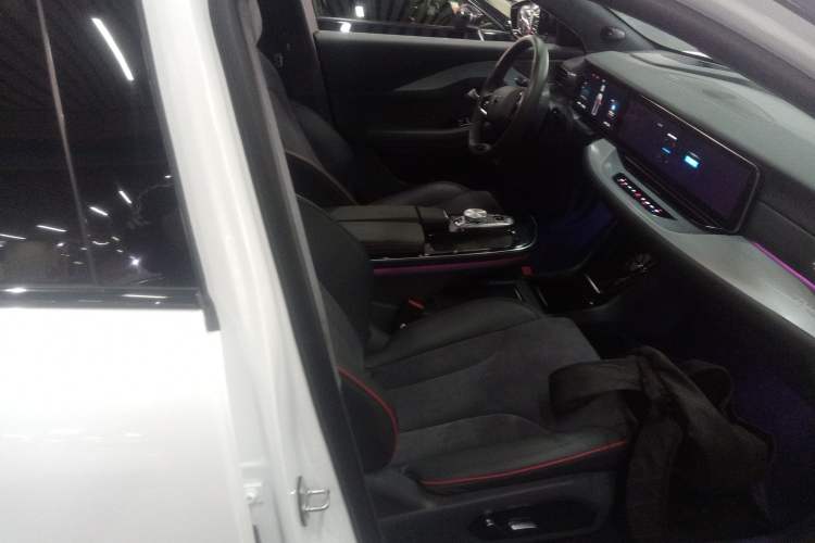 Used ARCFOX Alpha S 2022 HI Version Advanced Edition Right Front Seat