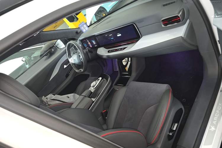 Used ARCFOX Alpha S 2022 HI Version Advanced Edition Right Front Seat
