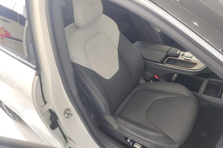 Used ARCFOX Alpha S 2022 708S+ 160kW Right Front Seat