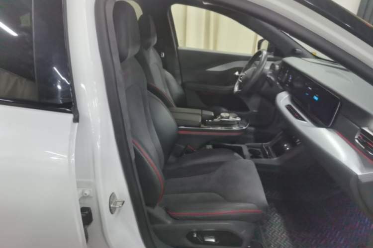 Used ARCFOX Alpha S 2022 HI Version Advanced Edition Right Front Seat