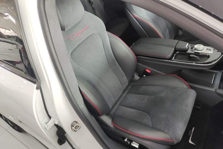 Used ARCFOX Alpha S 2022 HI Version Advanced Edition Right Front Seat