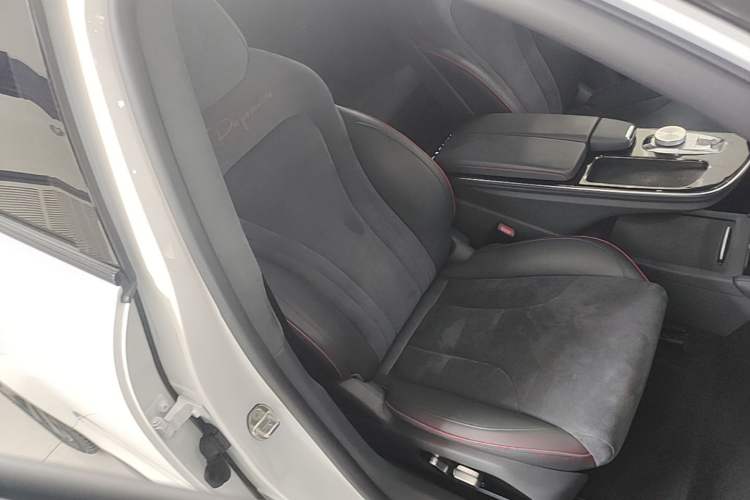Used ARCFOX Alpha S 2022 HI Version Advanced Edition Right Front Seat