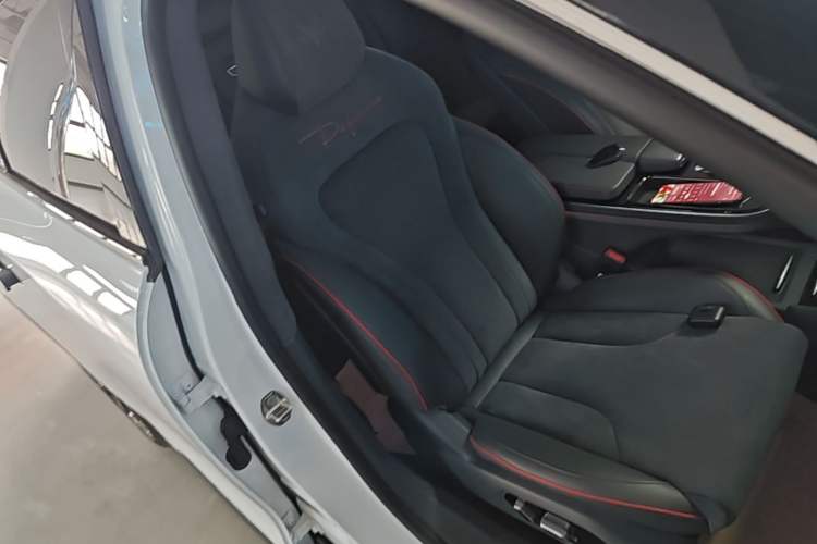 Used ARCFOX Alpha S 2022 HI Version Advanced Edition Right Front Seat