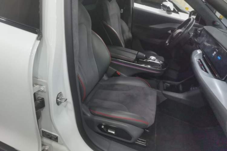 Used ARCFOX Alpha S 2022 HI Version Advanced Edition Right Front Seat