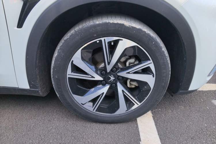 Used ARCFOX Alpha S 2022 525S 160kW Right Front Wheel Hub