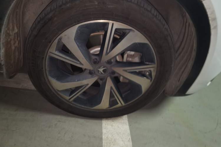Used ARCFOX Alpha S 2022 525S 160kW Right Front Wheel Hub
