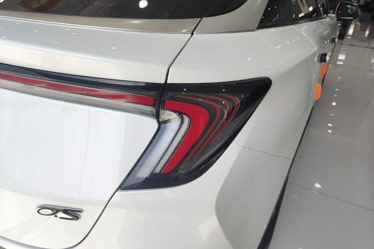 Used ARCFOX Alpha S 2022 708S+ 160kW Right Rear Taillight