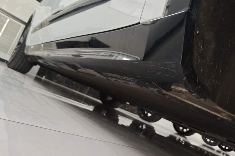 Used ARCFOX Alpha S 2022 HI Version Advanced Edition Right Side Sill