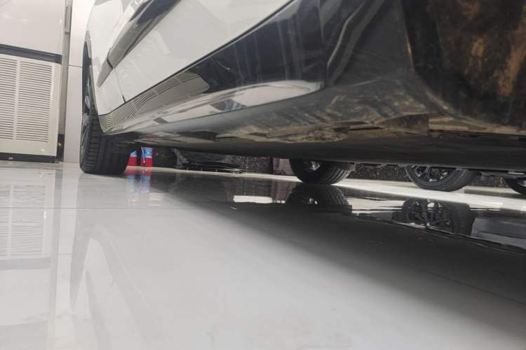 Used ARCFOX Alpha S 2022 HI Version Advanced Edition Right Side Sill