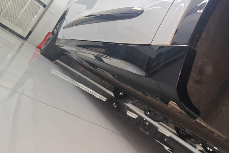 Used ARCFOX Alpha S 2022 HI Version Advanced Edition Right Side Sill