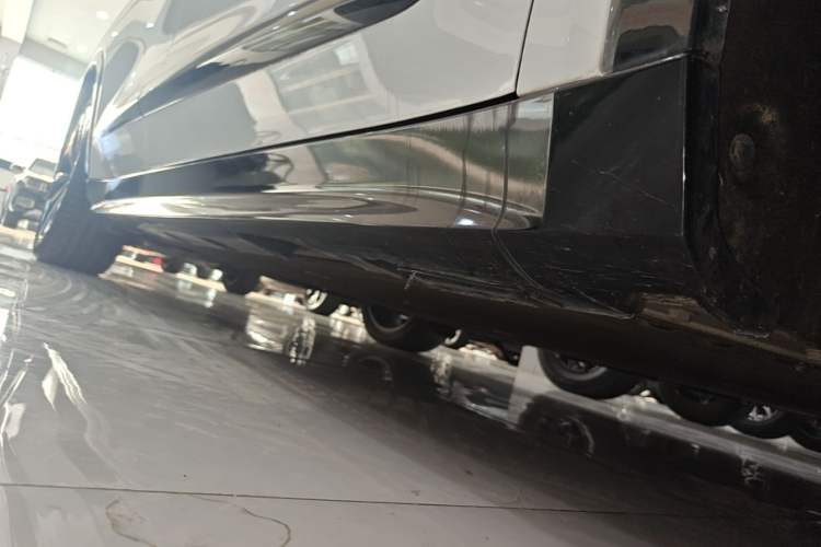 Used ARCFOX Alpha S 2022 HI Version Advanced Edition Right Side Sill