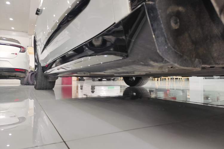 Used ARCFOX Alpha S 2022 HI Version Advanced Edition Right Side Sill