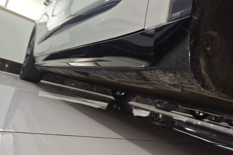 Used ARCFOX Alpha S 2022 HI Version Advanced Edition Right Side Sill