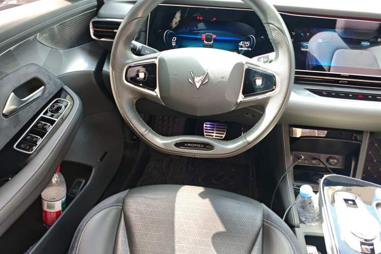 Used ARCFOX Alpha S 2022 708S+ 175kW Steering Wheel