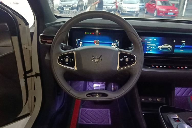 Used ARCFOX Alpha S 2022 525S 160kW Steering Wheel