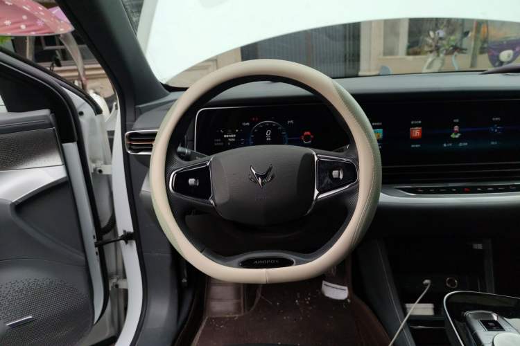 Used ARCFOX Alpha S 2022 525S 160kW Steering Wheel