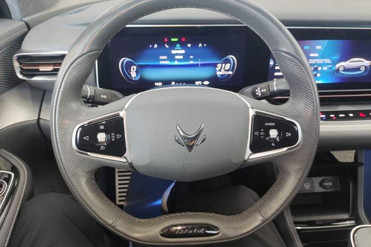 Used ARCFOX Alpha S 2022 708S+ 160kW Steering Wheel
