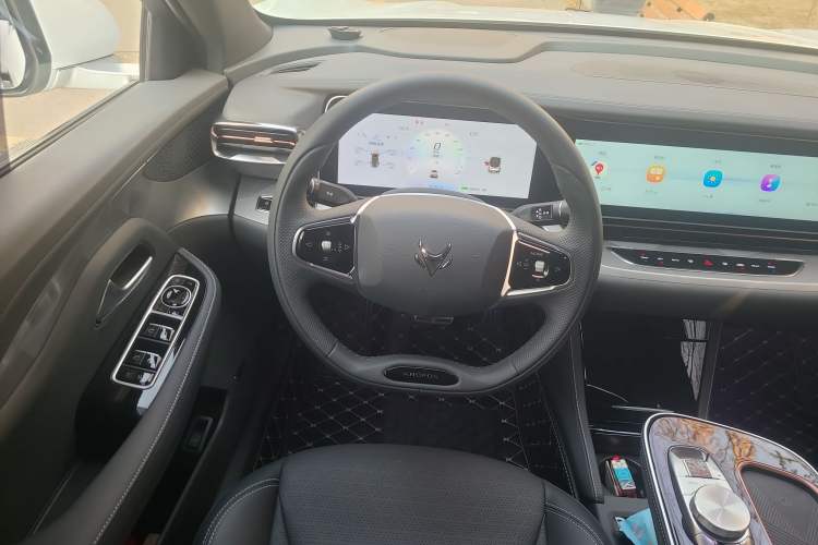 Used ARCFOX Alpha S 2022 525S 160kW Steering Wheel