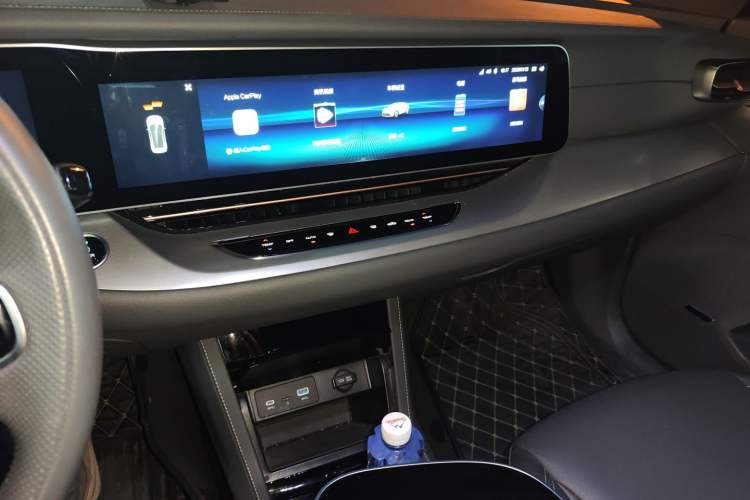 Used ARCFOX Alpha S 2023 525 Forest Edition 175kW Audio And AC Panel