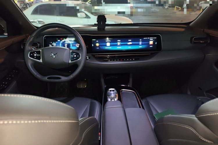 Used ARCFOX Alpha S 2023 525 Forest Edition 175kW Center Console