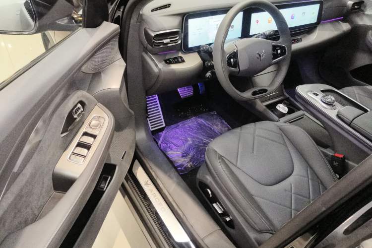 Used ARCFOX Alpha S 2023 603D Forest Edition 320kW Driver Seat
