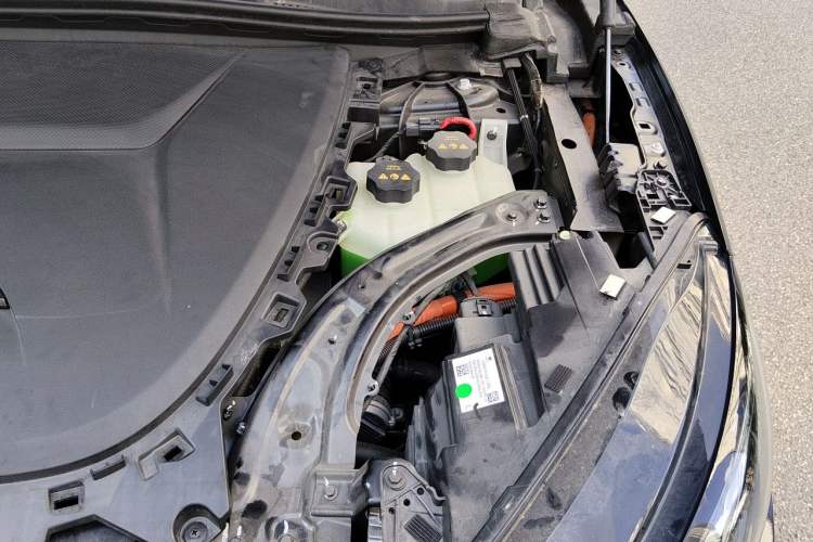 Used ARCFOX Alpha S 2023 Pioneer Edition Engine Bay Left