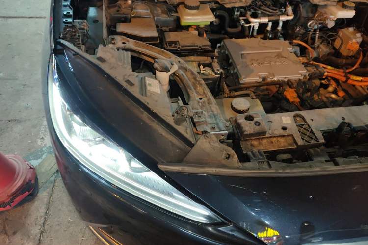 Used ARCFOX Alpha S 2023 525 Forest Edition 175kW Engine Bay Right