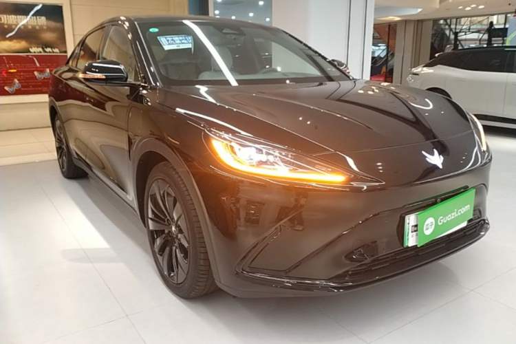 Used ARCFOX Alpha S 2023 603D Forest Edition 320kW Front Right 45 Deg