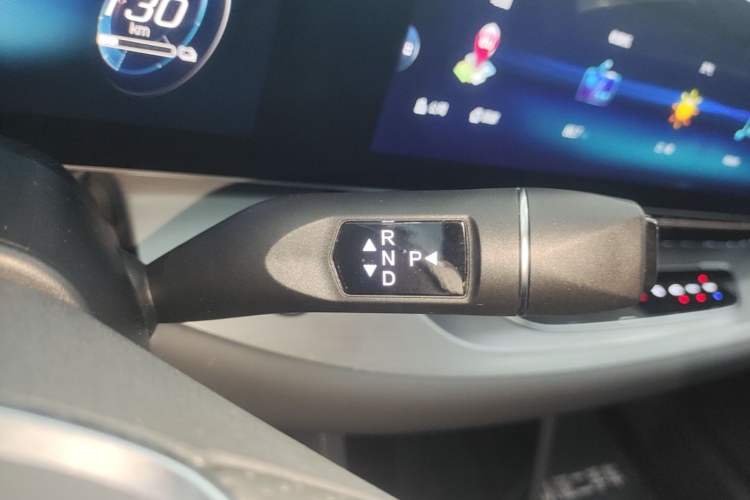 Used ARCFOX Alpha S 2023 525 Forest Edition 175kW Gear Lever
