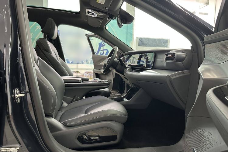 Used ARCFOX Alpha S 2023 525 Forest Edition 175kW Interior 1