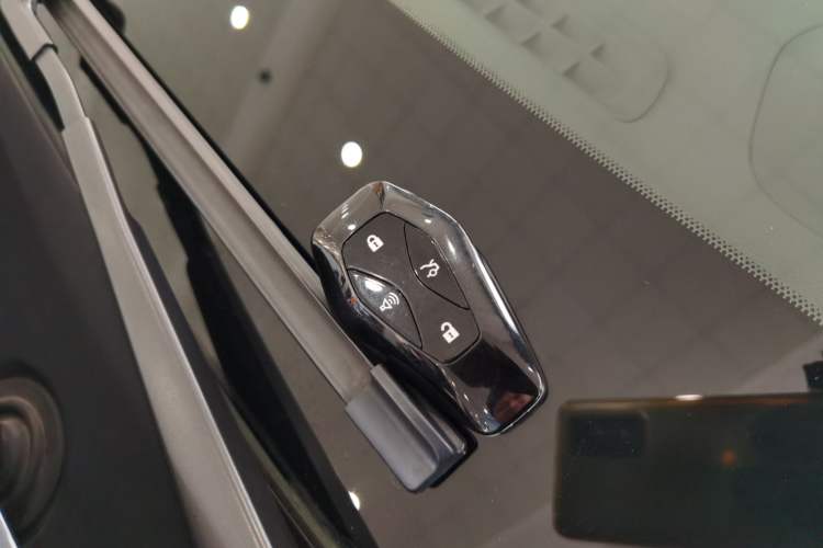 Used ARCFOX Alpha S 2023 525 Forest Edition 175kW Interior 1