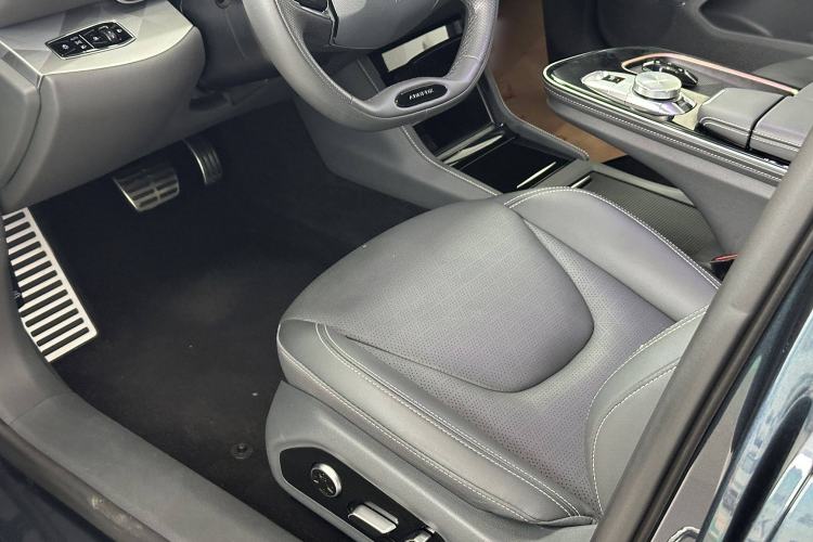 Used ARCFOX Alpha S 2023 525 Forest Edition 175kW Interior 15
