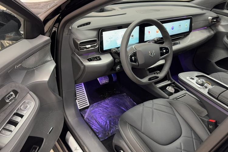 Used ARCFOX Alpha S 2023 603D Forest Edition 320kW Interior 2