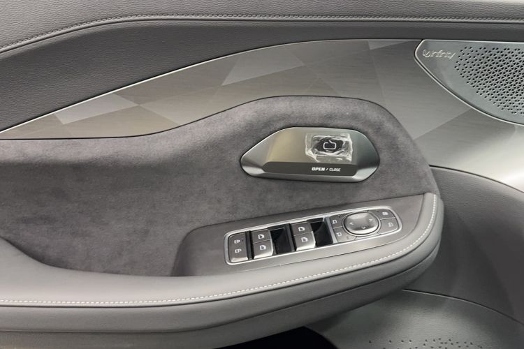 Used ARCFOX Alpha S 2023 603D Forest Edition 320kW Interior 3