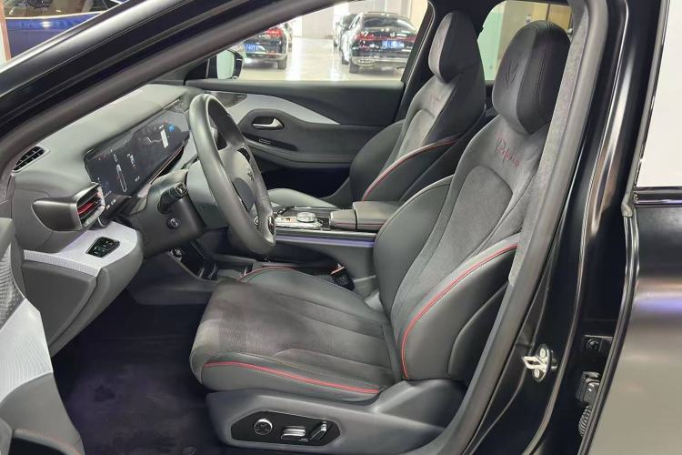 Used ARCFOX Alpha S 2023 Pioneer Edition Interior 5