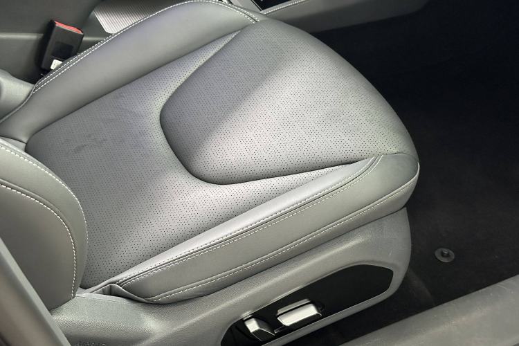 Used ARCFOX Alpha S 2023 525 Forest Edition 175kW Interior 5
