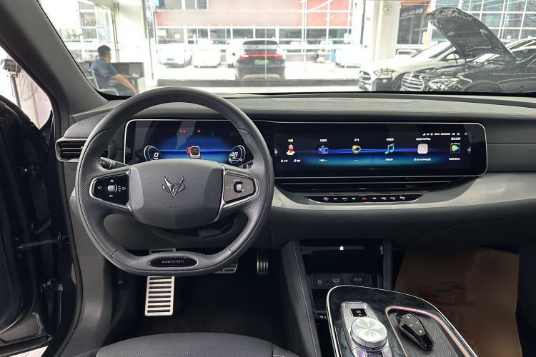 Used ARCFOX Alpha S 2023 525 Forest Edition 175kW Interior 9