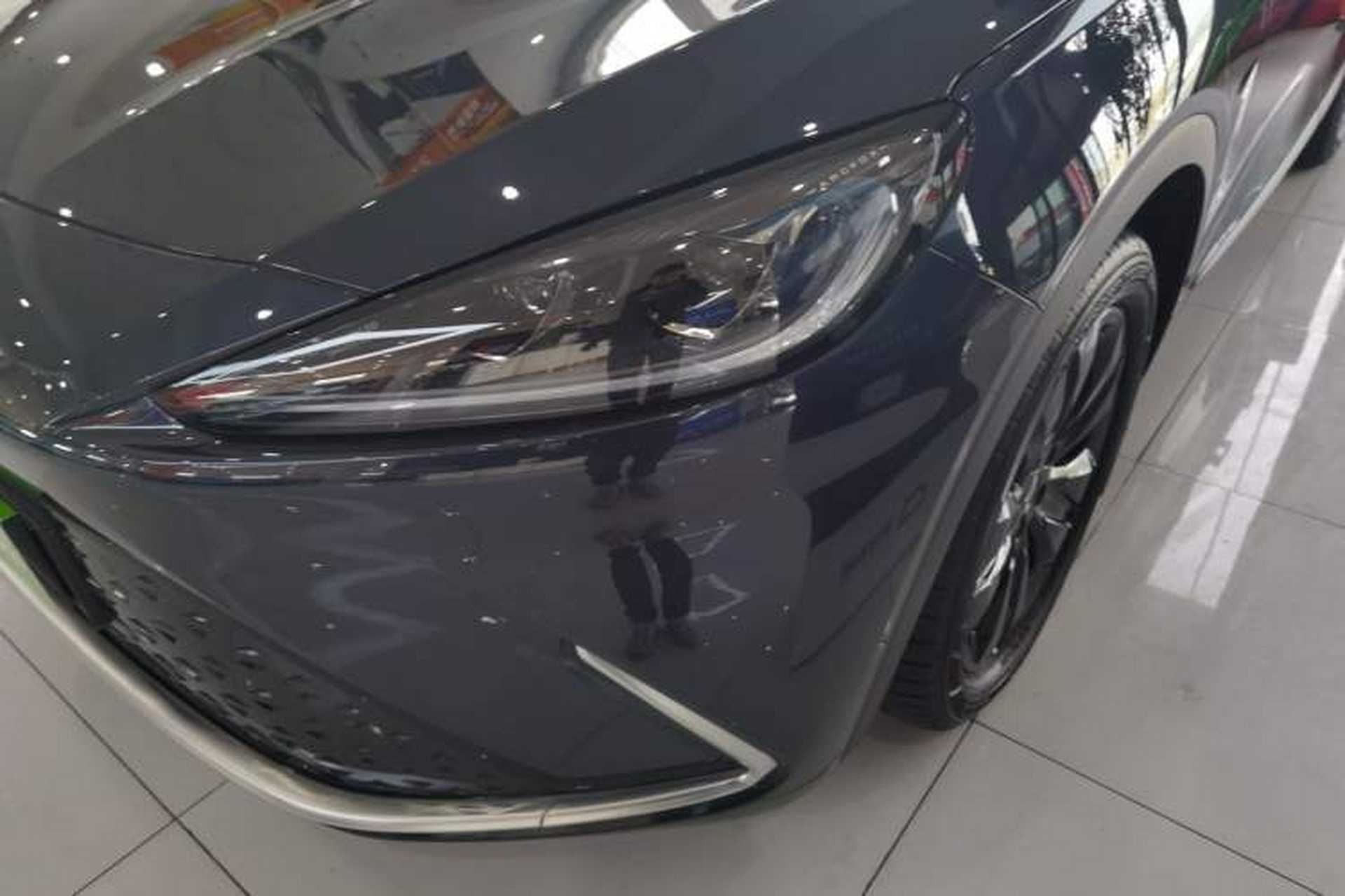 Used ARCFOX Alpha S 2023 525 Forest Edition 175kW Left Front Headlight