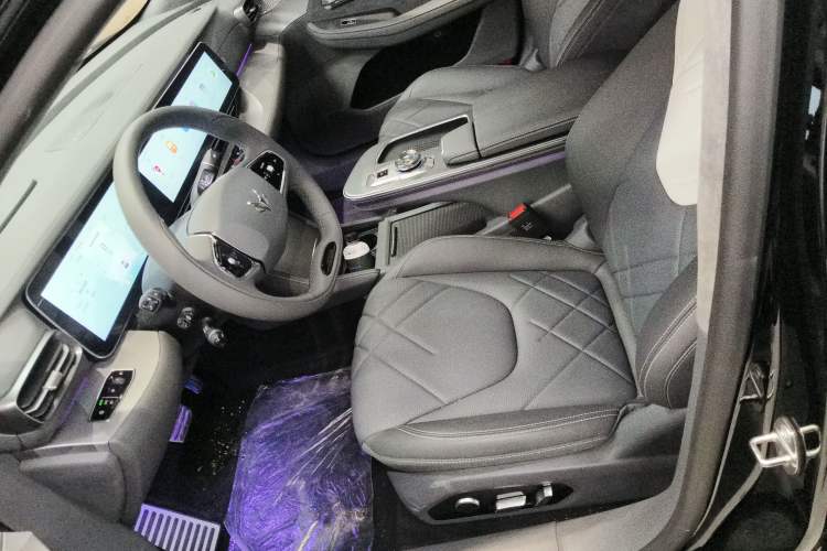 Used ARCFOX Alpha S 2023 603D Forest Edition 320kW Left Front Seat