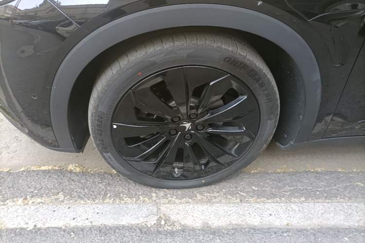 Used ARCFOX Alpha S 2023 603D Forest Edition 320kW Left Front Wheel Hub