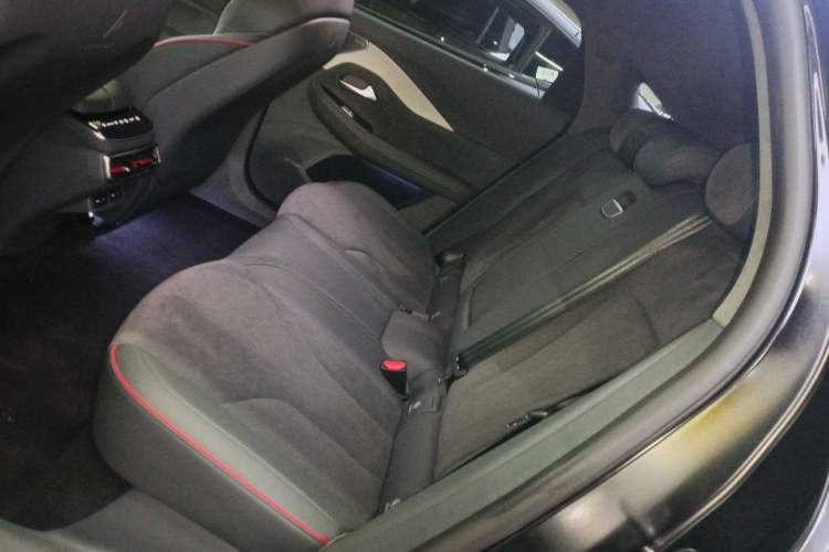 Used ARCFOX Alpha S 2023 Pioneer Edition Left Rear Seat
