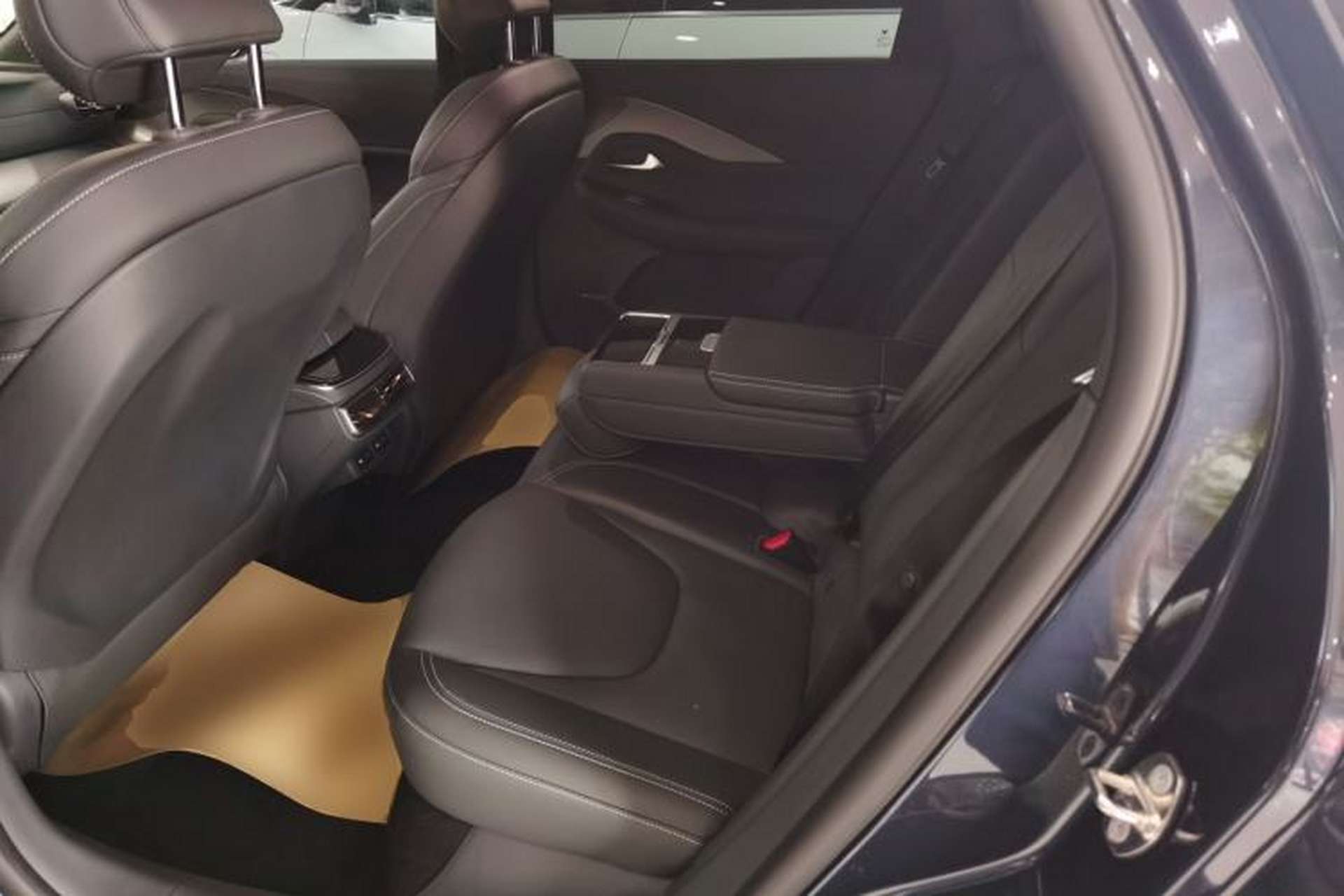 Used ARCFOX Alpha S 2023 525 Forest Edition 175kW Left Rear Seat